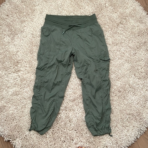 The North Face Other - Women’s Aphrodite 2.0 Capris GREEN